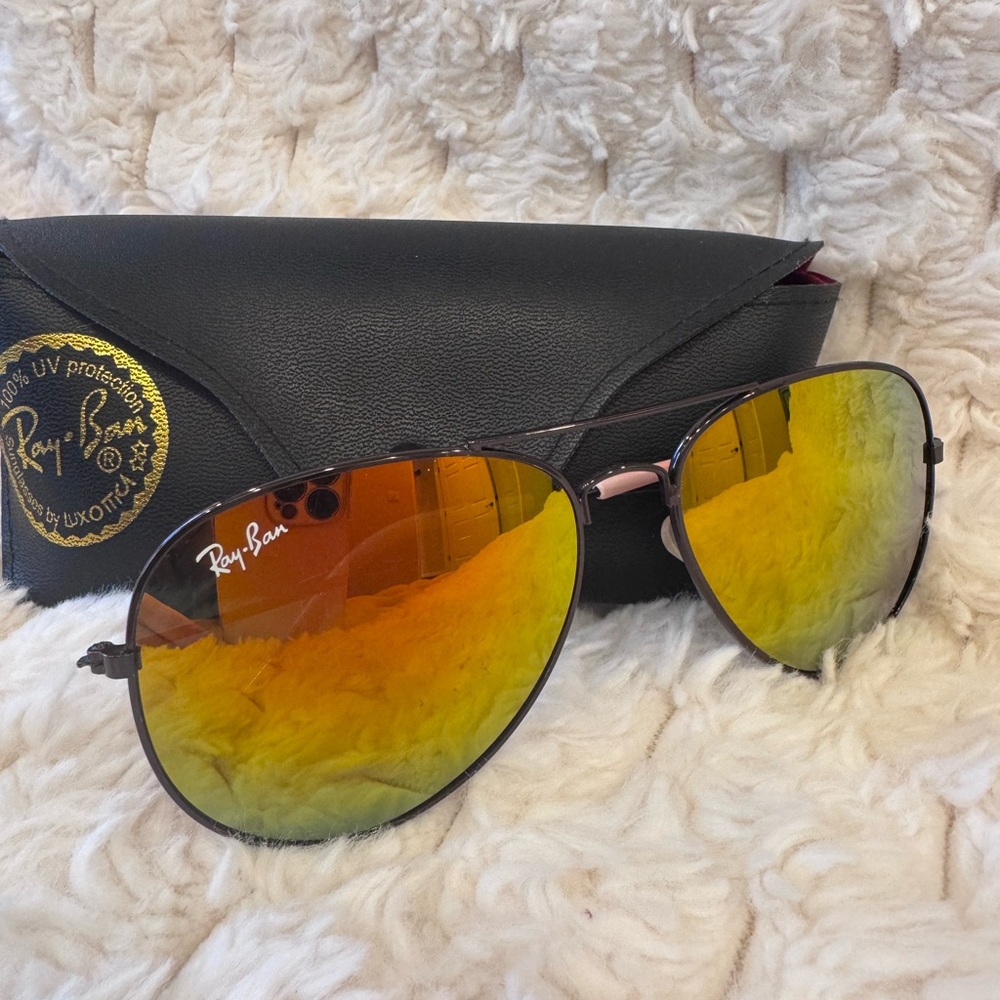 Ray-Ban Aviator Sunglasses with Orange Gradient Lenses